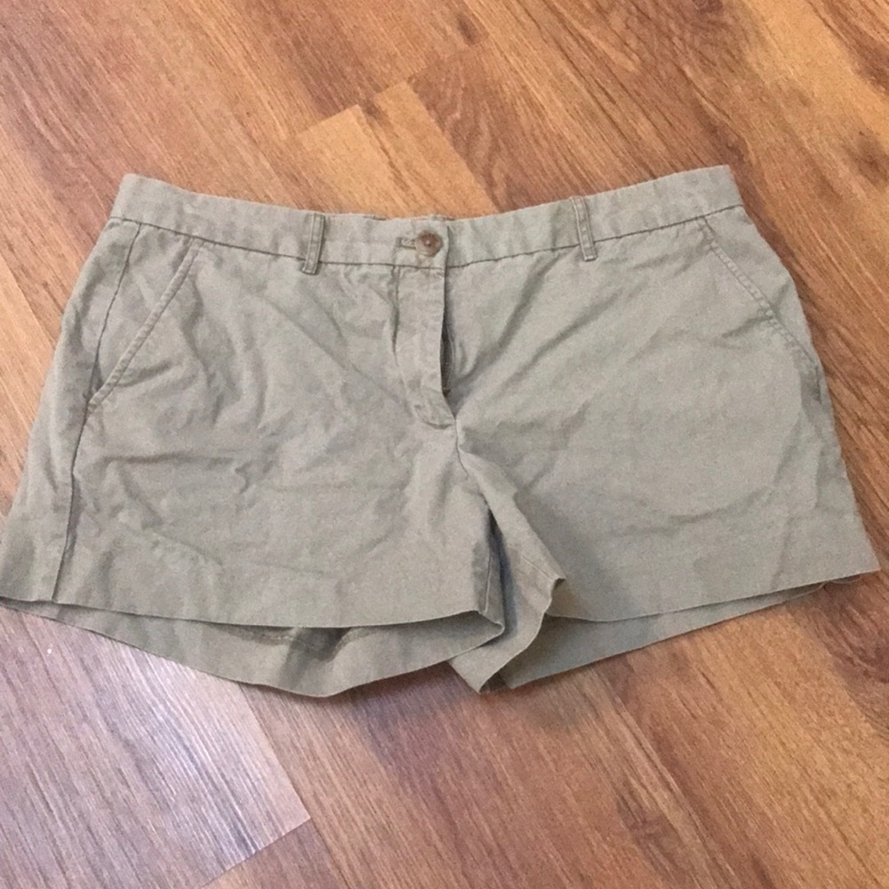 Gap women’s tan shorts size 10